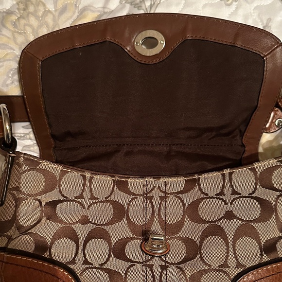 Coach Chelsea Brown and Tan Signature Shoulder Bag - Picture 12 of 16
